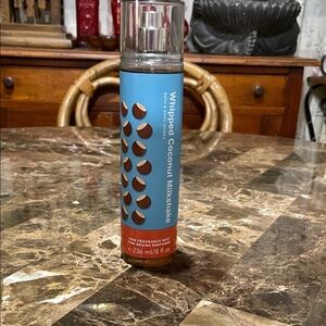 Bath and Bodyworks Whip Coconut Milkshake Body Spray ( Discontinued)